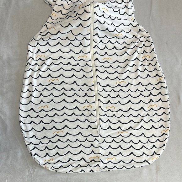 Ergo Pouch White and Black Wave Pattern Baby Sleep Sack - Picture 2 of 7